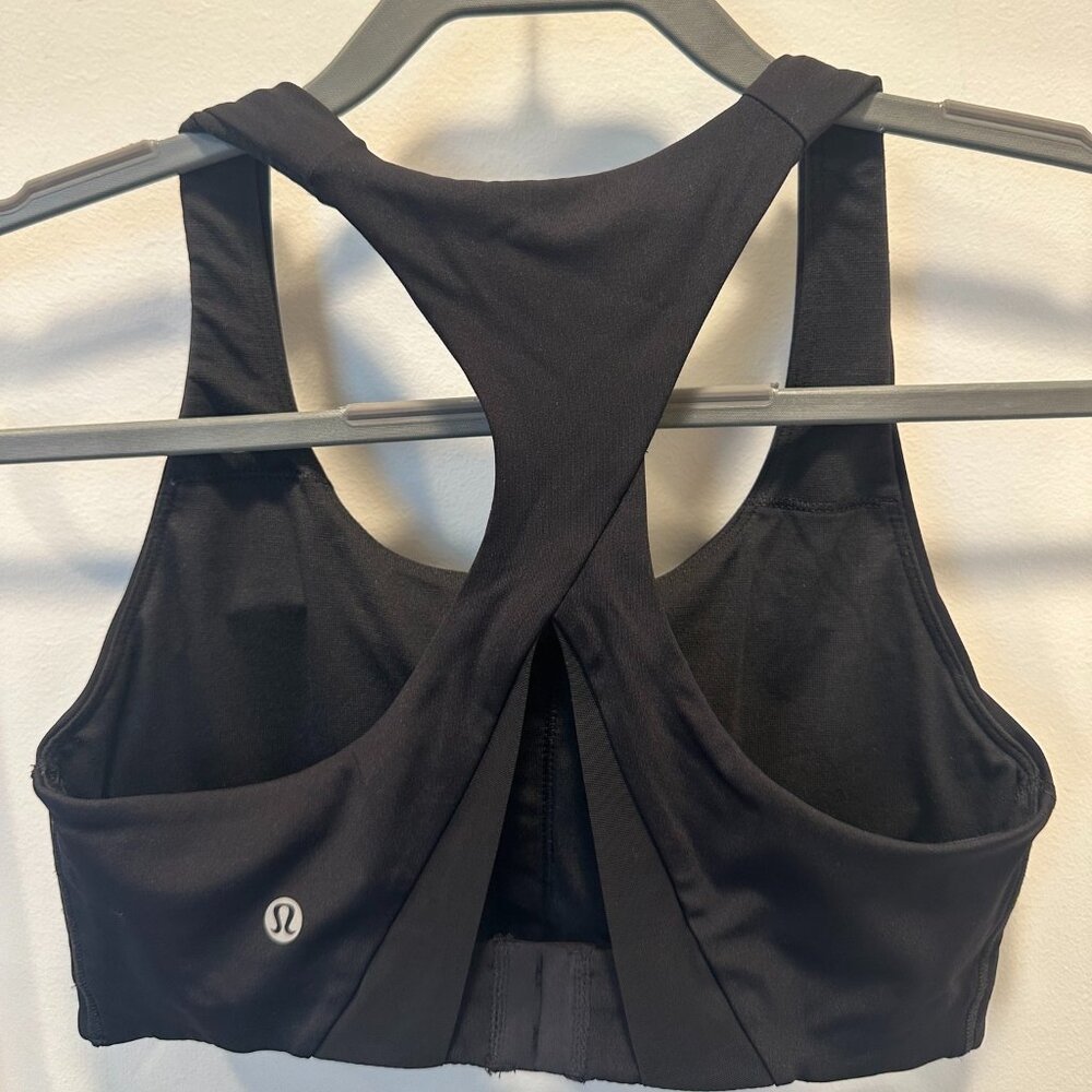 Lululemon size 6 B/C cup, Invigorate Bra with Clasp *High Support, black